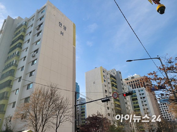서울 영등포구 여의도 한양아파트 전경.  [사진=아이뉴스24 DB]