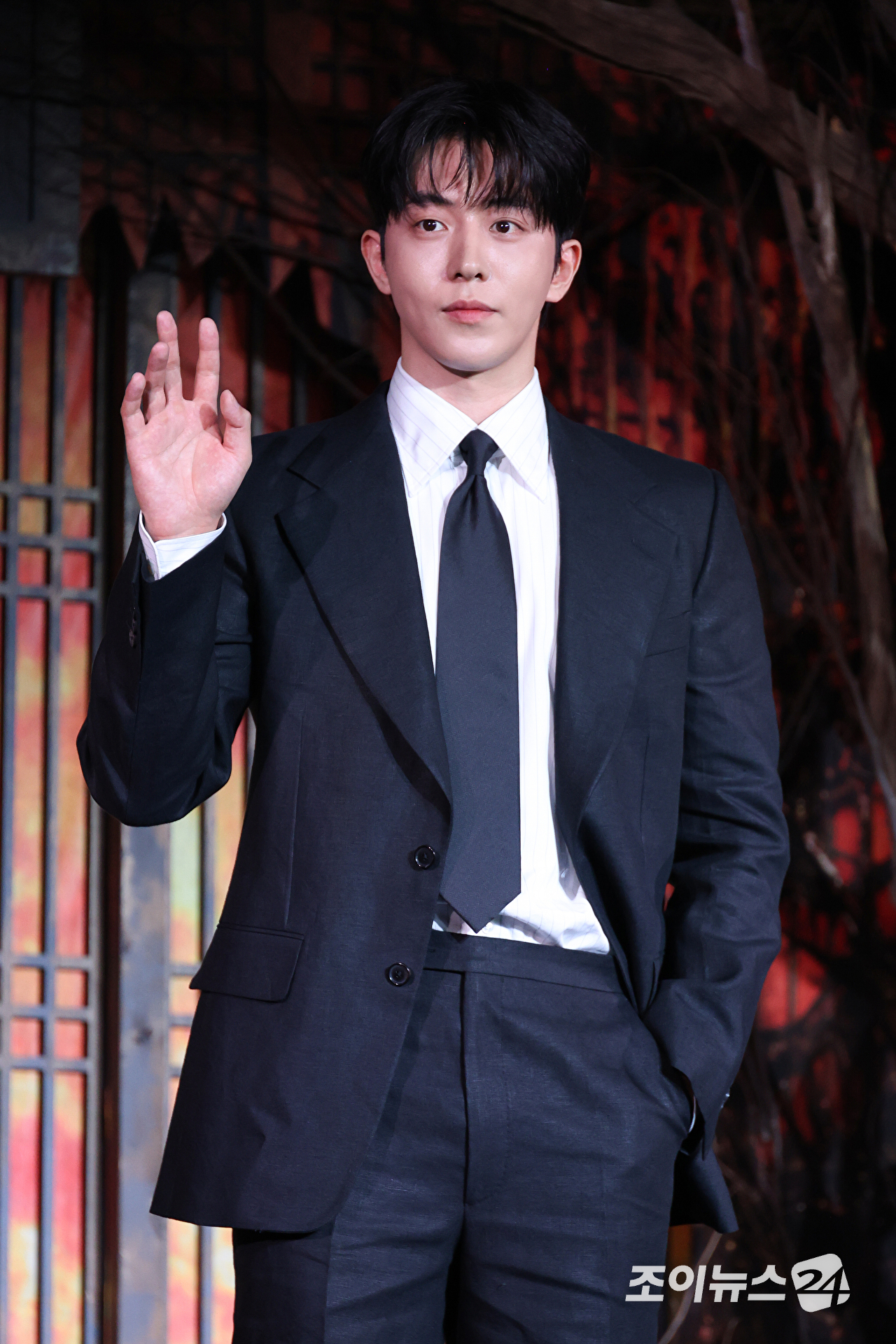 배우 남주혁이 8일 오전 서울 영등포구 페어몬트 앰배서더 서울에서 진행된 넷플릭스 시리즈 '동궁' 제작발표회에 참석해 포즈를 취하고 있다. [사진=문수지 기자]