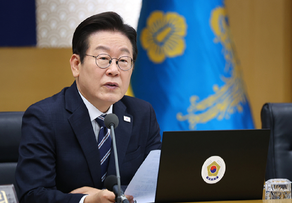 이재명 대통령이 지난 18일 서울 용산 대통령실에서 열린 수석보좌관회의에서 발언하고 있다. [사진=연합뉴스]