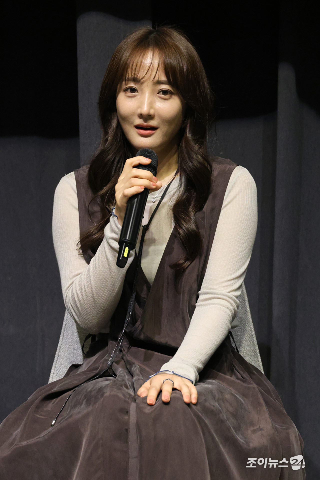 배우 사강이 20일 오후 서울 강남구 자곡동 더샵갤러리에서 진행된 연극 '욕망이라는 이름의 전차' 제작발표회에 참석하고 있다. [사진=문수지 기자]