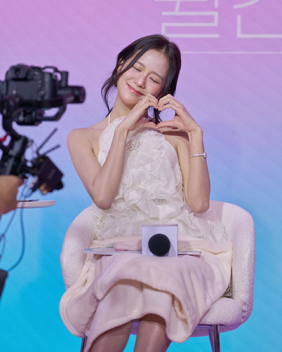 서인국과 지수가 넷플릭스 시리즈 '월간남친' 팬 이벤트에서 호흡하고 있다. [사진=넷플릭스]