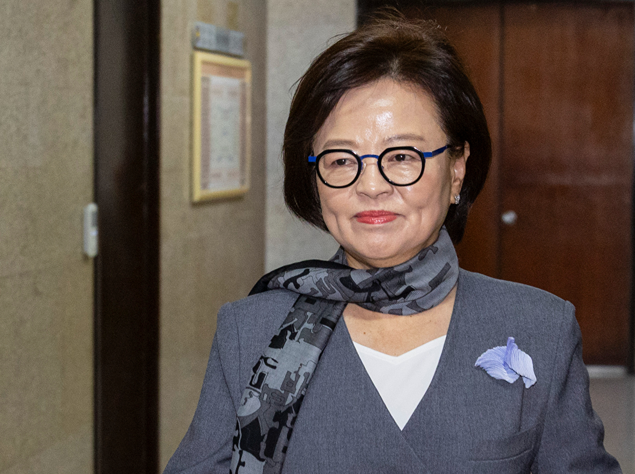 더불어민주당 원내대표 보궐선거관리위원회 진선미 위원장이 31일 국회에서 비공개로 열린 선관위 회의에 입장하고 있다. 2025.12.31 [사진=연합뉴스]