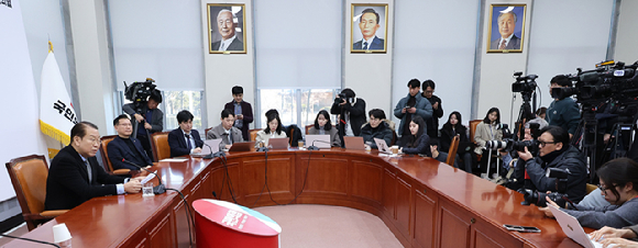 권영세 국민의힘 비상대책위원장이 6일 오전 국회에서 열린 신년 기자간담회에서 발언하고 있다. [사진=연합뉴스]