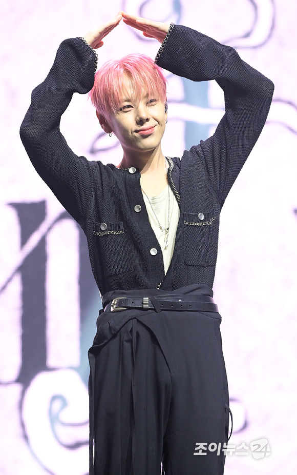 그룹 위아이 장대현이 29일 오후 서울 광진구 예스24라이브홀에서 열린 위아이(WEi) 여덟 번째 미니앨범 '원더랜드' 발매 기념 쇼케이스에 참석하고 있다. [사진=정소희 기자]