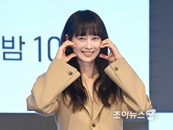  그녀들의 법정' 제작발표회에서 포즈를 취하고 있다. [사진=곽영래 기자]