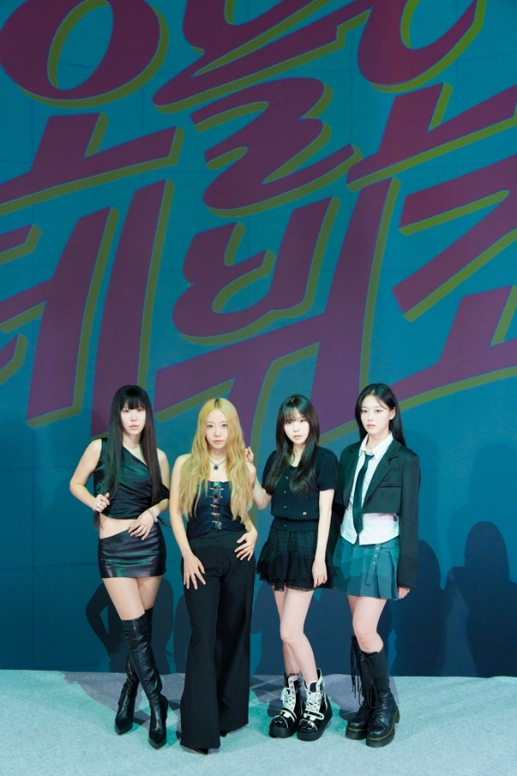 '오늘도 데뷔조' 크리에이터 우정잉, 댄서 에이미, 래퍼 미란이, 이달의 소녀 출신 현진. [사진=스튜디오 어서오고]
