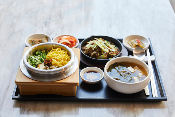 브라이튼 여의도 조&middot;중식 서비스 [사진=신영]