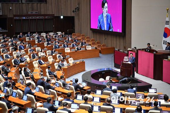 정점식 국민의힘 원내대표가 8일 국회에서 열린 정기국회 제4차 본회의에서 교섭단체 대표 연설을 하고 있다. [사진=곽영래 기자]
