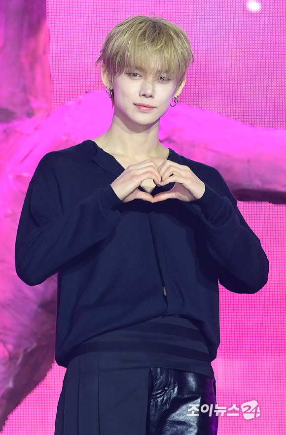 그룹 투모로우바이투게더 연준이 13일 오후 서울시 성북구 안암동 고려대학교 화정체육관에서 열린 투모로우바이투게더(TOMORROW X TOGETHER, TXT) 미니 8집 '7TH YEAR: 가시덤불에 잠시 바람이 멈췄을 때' 발매 기념 쇼케이스에 참석하고 있다. [사진=정소희 기자]