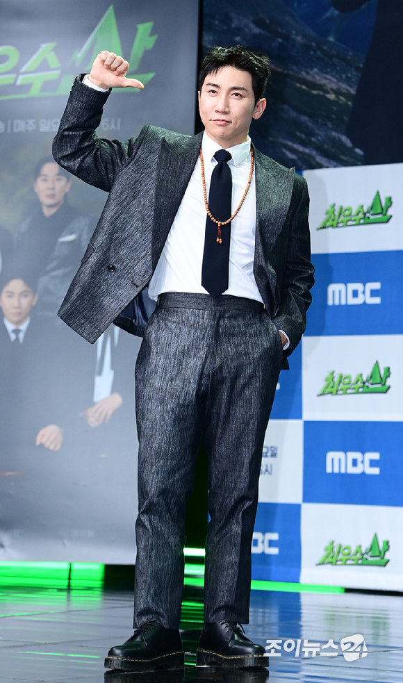 방송인 유세윤이 28일 오후 서울 마포구 상암동 MBC 신사옥에서 열린 MBC 새 예능 프로그램 '최우수산(山)' 제작발표회에서 참석하고 있다. [사진=정소희 기자]