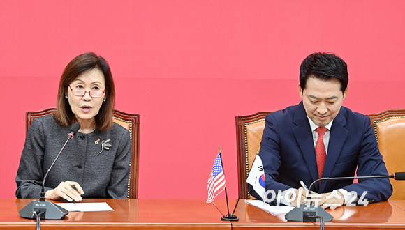 장동혁 국민의힘 당대표가 15일 서울 여의도 국회에서 미셸 스틸 주한미국대사를 접견하고 있다. [사진=곽영래 기자]