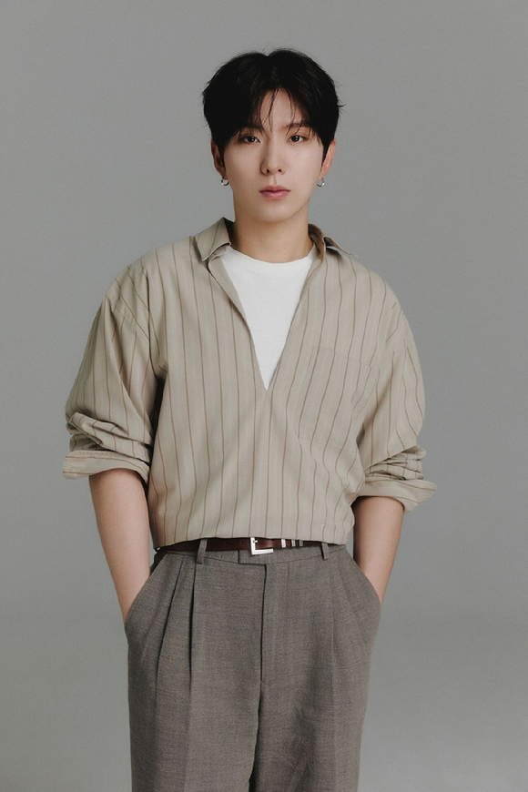 그룹 몬스타엑스 기현이 최근 진행된 신보 '보더라인' 발매 기념 인터뷰에서 포즈를 취하고 있다. [사진=스타쉽엔터테인먼트]