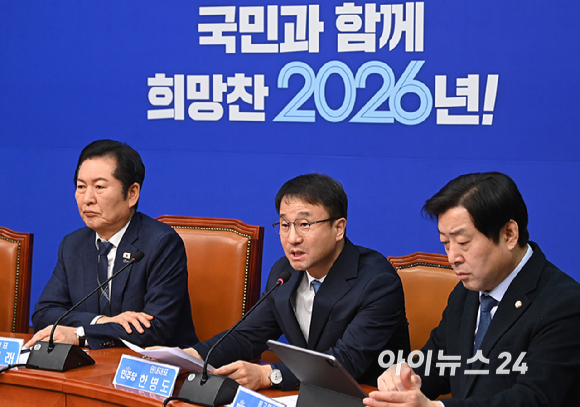 한병도 더불어민주당 신임 원내대표가 12일 서울 여의도 국회에서 열린 최고위원회의에서 발언하고 있다. [사진=곽영래 기자]