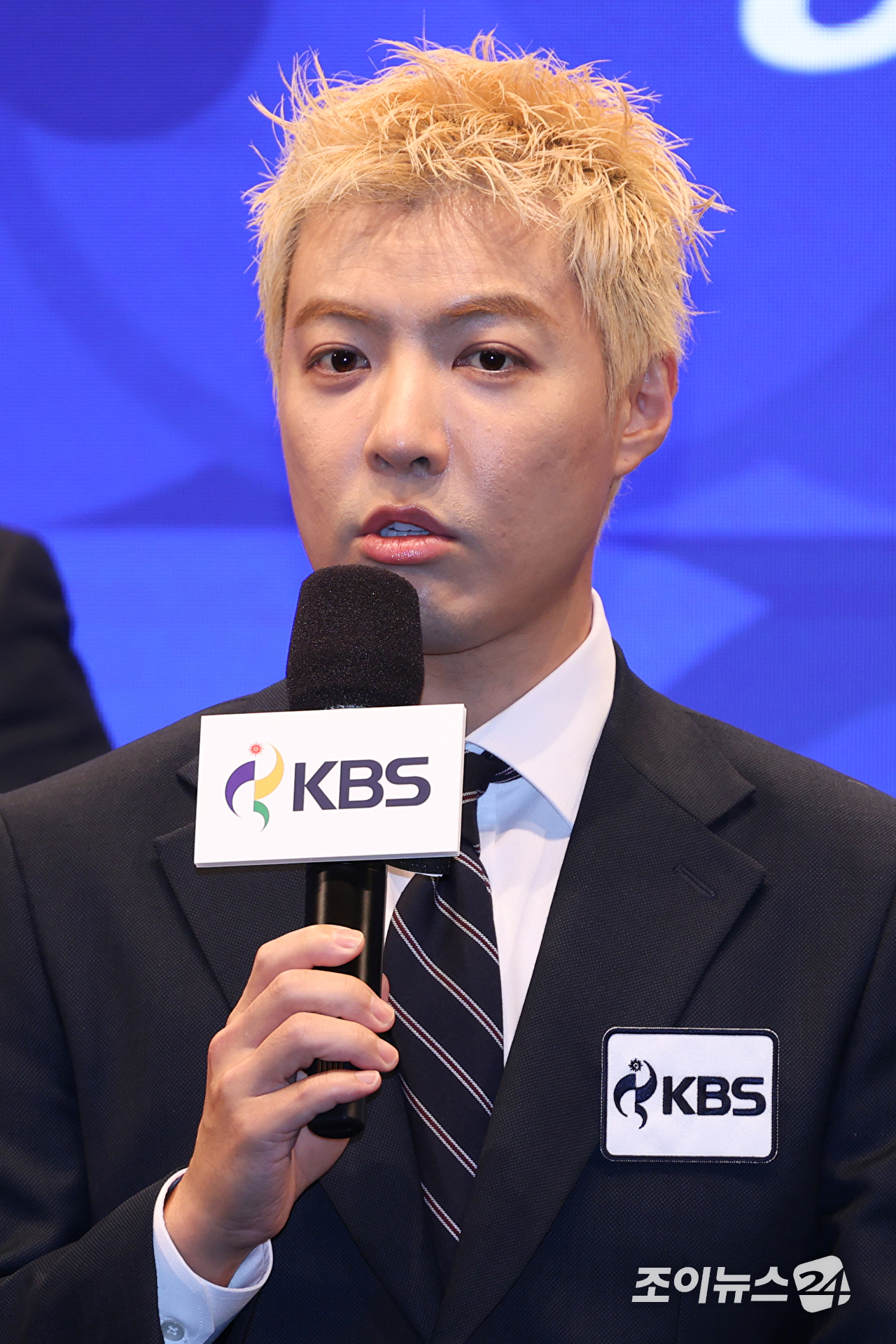 방송인 강남이 28일 오후 서울 영등포구 여의도동 KBS아트홀에서 진행된 '2026 아이치-나고야 아시안게임' 제작발표회에 참석해 포즈를 취하고 있다. [사진=문수지 기자]