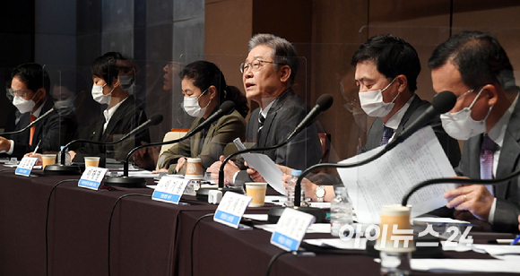 더불어민주당 이재명 대선후보가 10일 서울 중구 한국프레스센터에서 열린 관훈클럽 초청 토론회에서 기조연설을 하고 있다. [사진=국회사진취재단]