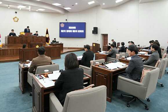 오늘 강성삼 의장이 하남시의회에서 제326회 제2차 정례회 제3차 본회의 폐회를 선언하고 있다. [사진=하남시의회]