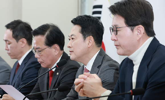  국민의힘 장동혁 대표가 9일 국회에서 열린 최고위원회의에 참석해 발언하고 있다. 2026.3.9 [사진=연합뉴스]