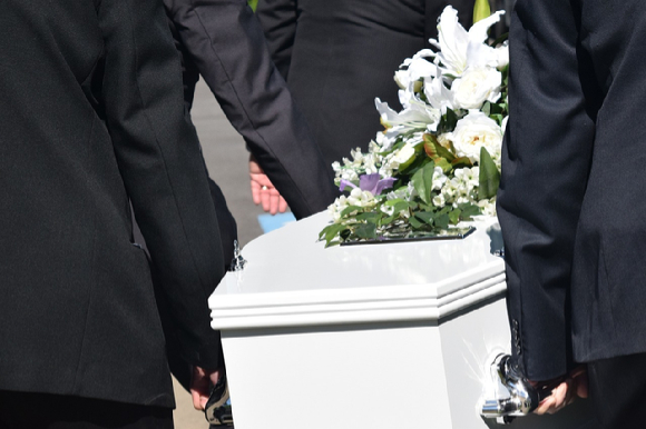 영국에서 가장 무거웠던 남성이 사망 후 제대로 된 장례식을 못 올리고 있다는 보도가 나왔다. 본 기사와 무관한 이미지. [사진=픽사베이]