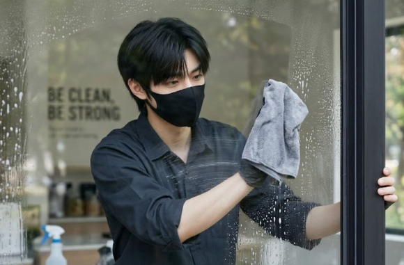 집 안 곳곳의 먼지를 끌어들여 집 내부 청결을 방해하는 인테리어 물품들이 전문가에 의해 소개됐다. 본 기사와 무관한, AI 생성 이미지. [사진=제미나이 생성 이미지]