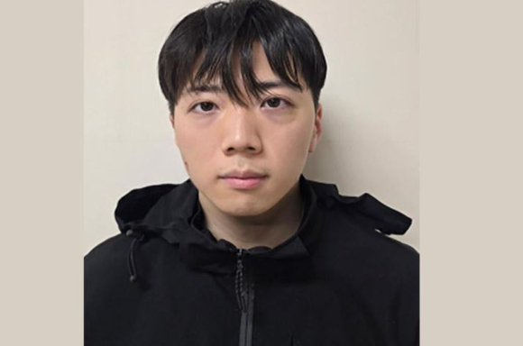 광주 한 거리에서 여고생 1명을 흉기로 살해하고 남고생 1명에게 중상을 입힌 장윤기(23)의 신상정보가 공개됐다. [사진=광주경찰청]
