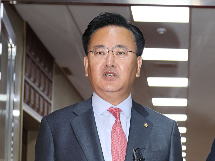 국민의힘 유상범 원내수석부대표가 13일 서울 여의도 국회에서 국회의장-여야원내대표 회동을 마친 뒤 취재진 질문에 답변하고 있다. 2025.11.13 [사진=연합뉴스]