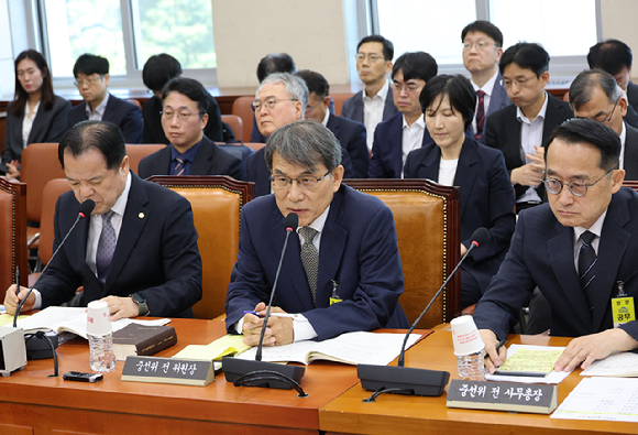 노태악 전 중앙선거관리위원장이 23일 국회에서 열린 투표용지 부족사태 등 국민참정권 침해 진상규명 및 선거관리 개혁을 위한 국정조사 특위 전체회의에 참석, 발언하고 있다. 2026.6.23 [사진=연합뉴스]