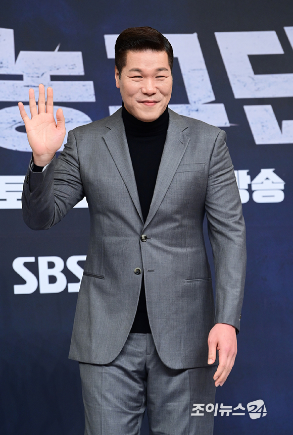방송인 서장훈이 26일 오전 서울 양천구 목동 SBS사옥에서 열린 SBS 새 예능프로그램 '열혈농구단' 제작발표회에 참석하고 있다. [사진=정소희 기자]