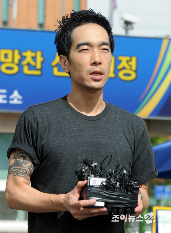 인스타·유튜브 막힌 고영욱, 틱톡 계정도 삭제됐다