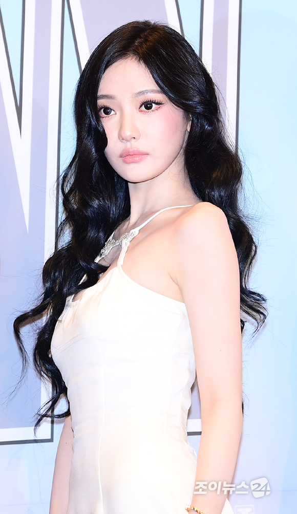 그룹 에스파(aespa) 닝닝이 15일 오후 서울 종로구 포시즌스 호텔에서 열린 제20회 유방암 인식 항상 캠페인 자선 행사 'LOVR YOUR'에 참석하고 있다. [사진=정소희 기자]