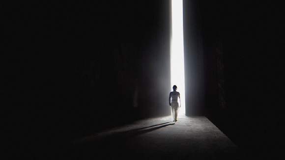 미드낫 뮤직비디오 관련 이미지 [사진=하이브]