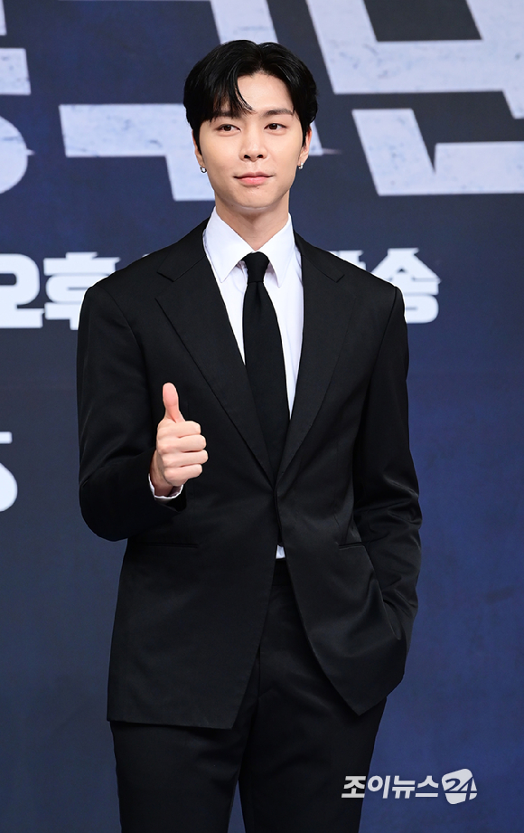 NCT 쟈니가 26일 오전 서울 양천구 목동 SBS사옥에서 열린 SBS 새 예능프로그램 '열혈농구단' 제작발표회에 참석하고 있다. [사진=정소희 기자]