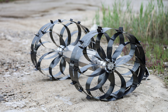 국내 연구팀이 울퉁불퉁한 달을 자유롭게 다닐 수 있는 전개형 에어리스 바퀴를 개발했다. [사진=KAIST]