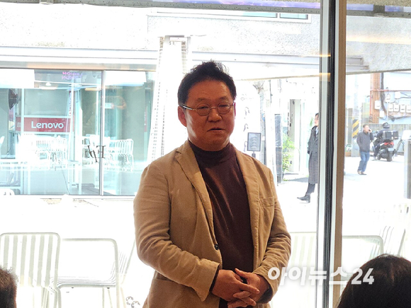 신규식 한국레노버 대표가 17일 서울 성수동에 마련된 한국레노버 팝업스토어에서 열린 미디어 행사에서 발언하고 있다. [사진=설재윤 기자]