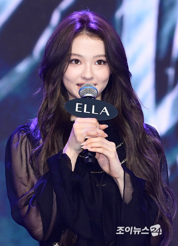 그룹 미야오 엘라가 1일 오후 서울 마포구 상암동 큐브컨벤션센터에서 열린 미야오(MEOVV) EP 2집 '바이트 나우(BITE NOW)' 미디어 쇼케이스에 참석하고 있다. [사진=정소희 기자]