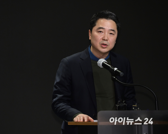 이상엽 LG유플러스 최고기술책임자(CTO)가 16일 오후 서울 LG유플러스 용산사옥에서 지난달 발생한 고객 개인정보 유출 및 디도스(DDoS) 공격에 대해 향후 대책을 설명하고 있다. [사진=정소희 기자]