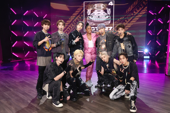 NCT 127이 10월 11일(현지시간) 미국 인기 토크쇼 '제니퍼 허드슨쇼'에 출연했다. [사진=SM엔터테인먼트]