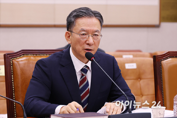 정성호 법무부 장관 후보자가 16일 서울 여의도 국회에서 열린 국회 법제사법위원회 정성호 법무부 장관 후보자 인사청문회에서 질의에 답변하고 있다. [사진=곽영래 기자]