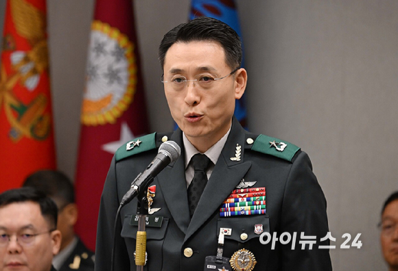 김득봉 드론작전사령관이 8일 서울 용산구 국방부에서 열린 국회 국방위원회의 합동참모본부등 국정감사에서 의원의 질의에 답변을 하고 있다. [사진=국회사진기자단 ]