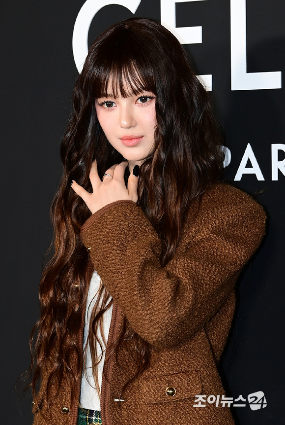 그룹 뉴진스 다니엘이 28일 오후 서울 강남구 청담동 인근에서 진행된 셀린느 청담 플래그십 스토어 오픈 행사에 참석하고 있다. [사진=정소희 기자]
