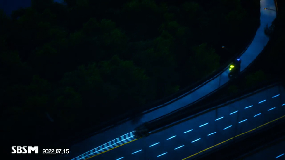 지코의 네 번째 미니 앨범 'Grown Ass Kid' 선공개 곡 'SEOUL DRIFT' 뮤직비디오 티저 영상이 공개돼 관심을 모으고 있다. [사진=지코 'SEOUL DRIFT' MV 티저 영상 캡쳐]