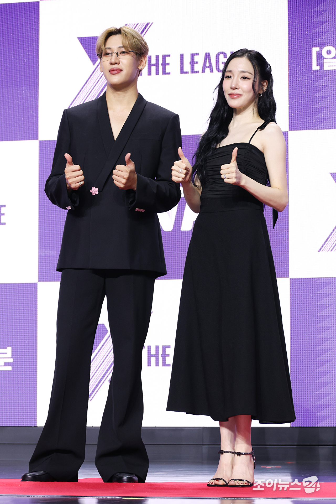 그룹 갓세븐 뱀뱀, 소녀시대 티파니영이 30일 오전 서울 마포구 상암동 큐브컨벤션센터에서 진행된 ENA 신규 예능프로그램 '엑스 더 리그(X THE LEAGUE)' 제작발표회에 참석해 포즈를 취하고 있다. [사진=문수지 기자]