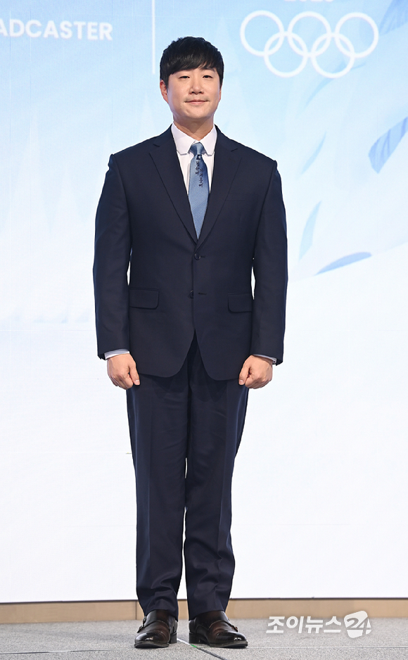 배성재 아나운서가 14일 서울 여의도 페어몬트 앰배서더 서울에서 열린 JTBC '2026 밀라노 코르티나 동계올림픽' 기자간담회에서 포즈를 취하고 있다. [사진=곽영래 기자]