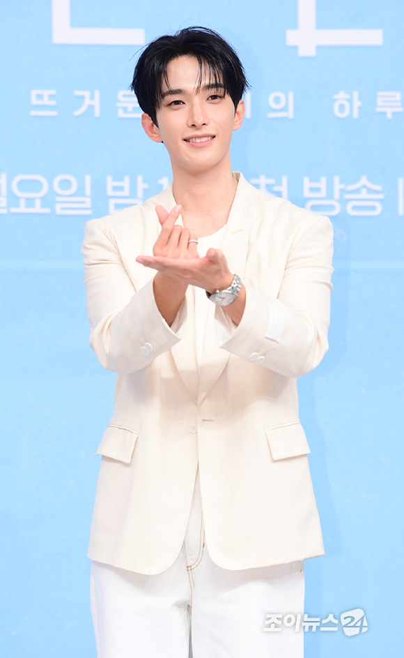 세븐틴 도겸이 31일 오후 서울 양천구 목동 SBS에서 열린 SBS 새 예능프로그램 '내 남은 연애' 제작발표회에 참석하고 있다. [사진=정소희 기자]