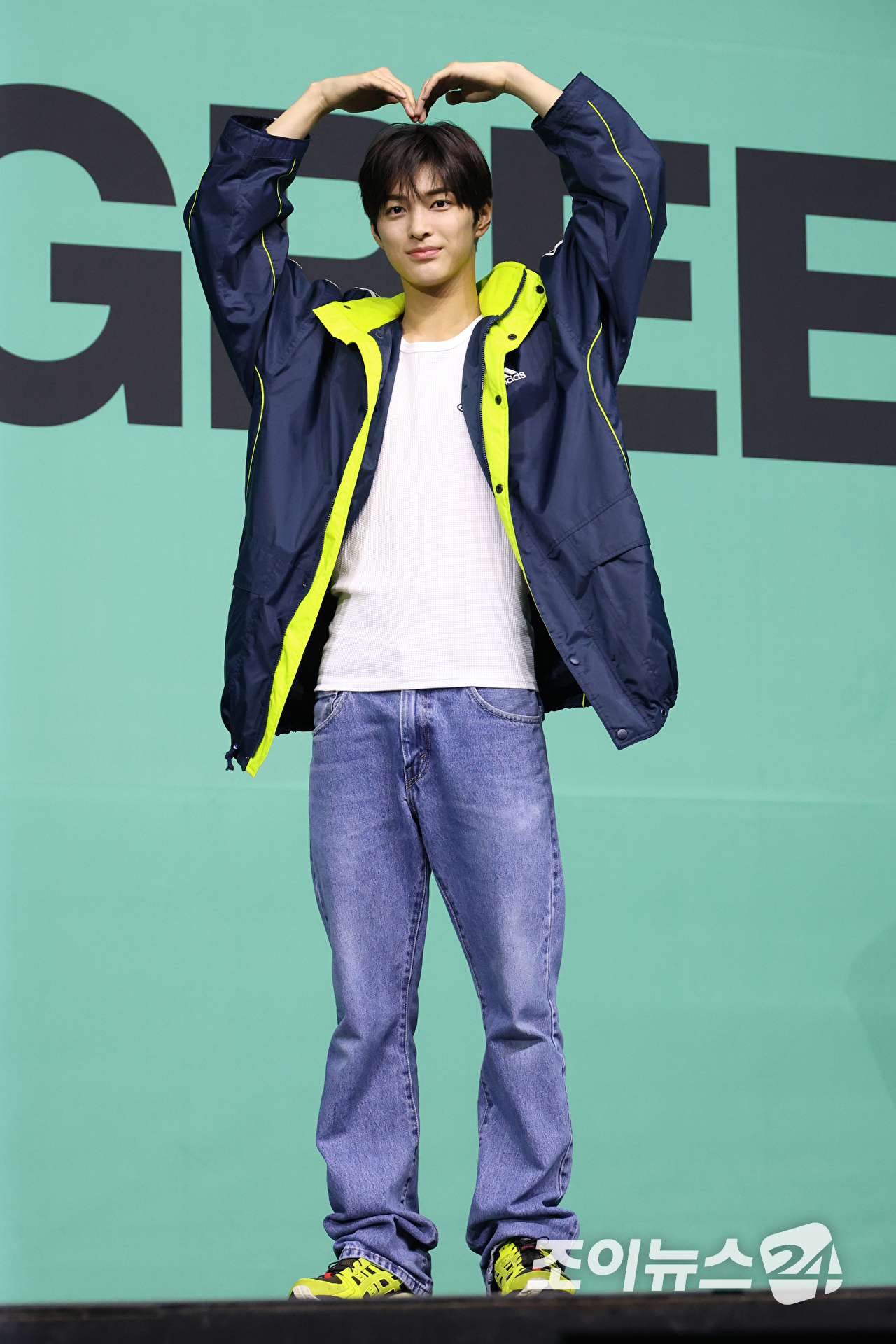 그룹 코르티스 건호가 20일 오후 서울 광진구 광장동 예스24라이브홀에서 열린 미니 2집 '그린그린(GREENGREEN)' 발매 기념 쇼케이스에 참석해 포즈를 취하고 있다. [사진=문수지 기자]
