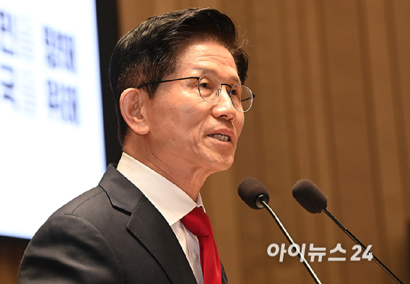 김문수 국민의힘 대통령 후보가 9일 서울 여의도 국회에서 열린 의원총회에서 발언을 하고 있다. [사진=곽영래 기자]