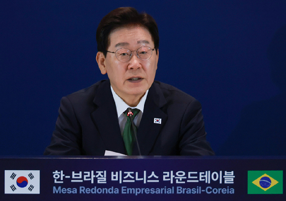 이재명 대통령이 28일(현지시간) 브라질 상파울루 한 호텔에서 열린 한-브라질 비즈니스 라운드테이블에서 발언하고 있다. 2026.7.29 [사진=연합뉴스]