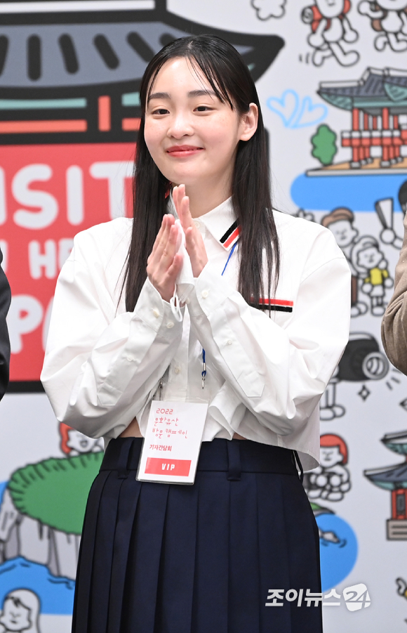 배우 김민하가 14일 오전 서울 청와대 영빈관에서 열린 '2022 문화유산 방문 캠페인' 기자간담회에 홍보대사로 참석하고 있다. [사진=정소희 기자]