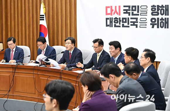 권성동 국민의힘 원내대표가 9일 오전 서울 여의도 국회에서 열린 원내대책회의에서 발언하고 있다. [사진=곽영래 기자]