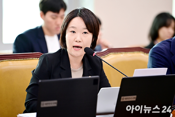 30일 중소벤처기업부 장관 후보자로 지명된 이소영 더불어민주당 의원. [사진=곽영래 기자]