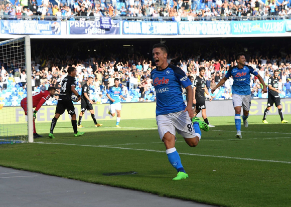 나폴리가 스페치아를 제물로 무패 행진을 이어갔다. [사진=나폴리 트위터 캡처]